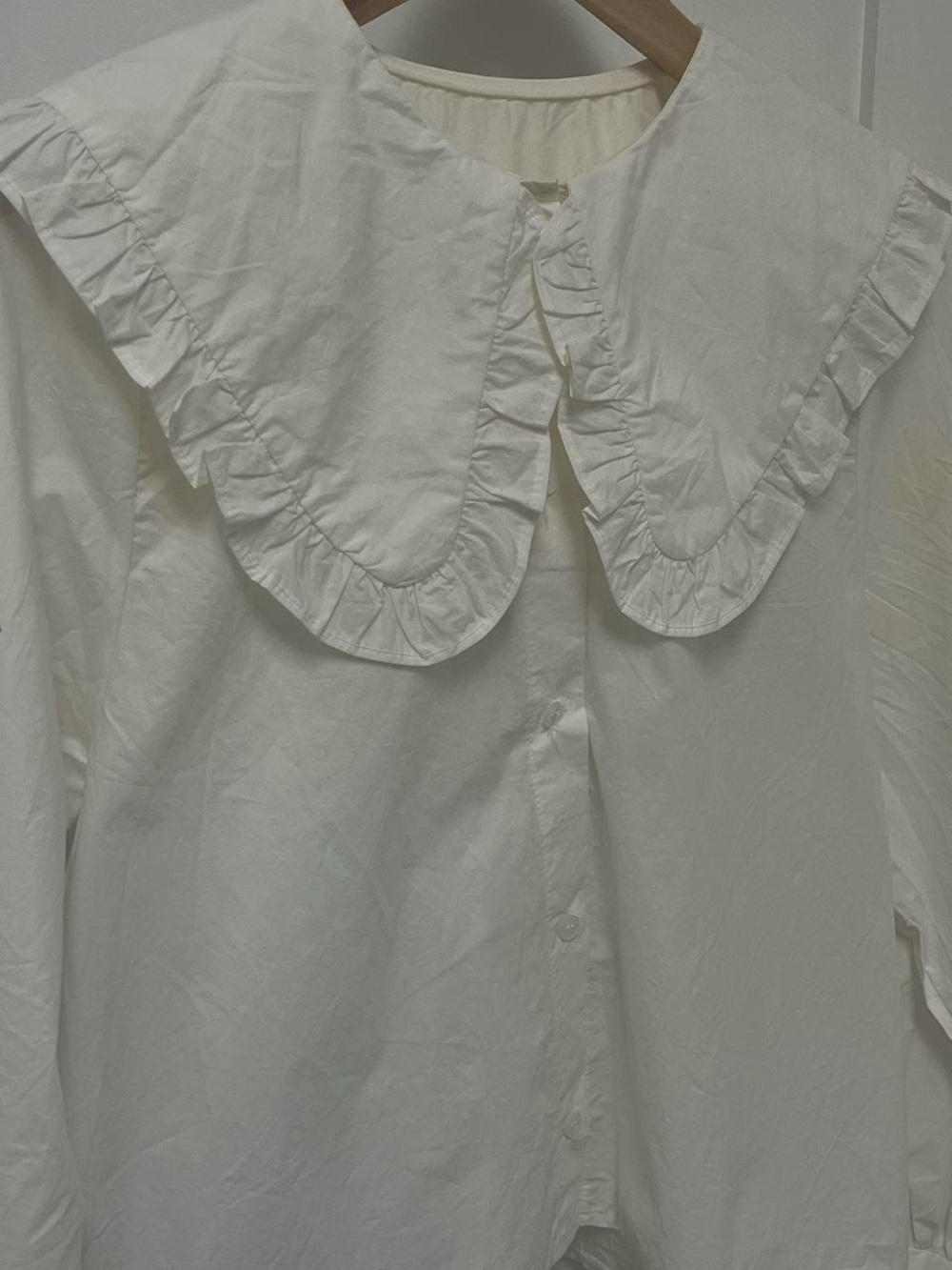 Simons White Collared Button Up - Picture 2 of 3